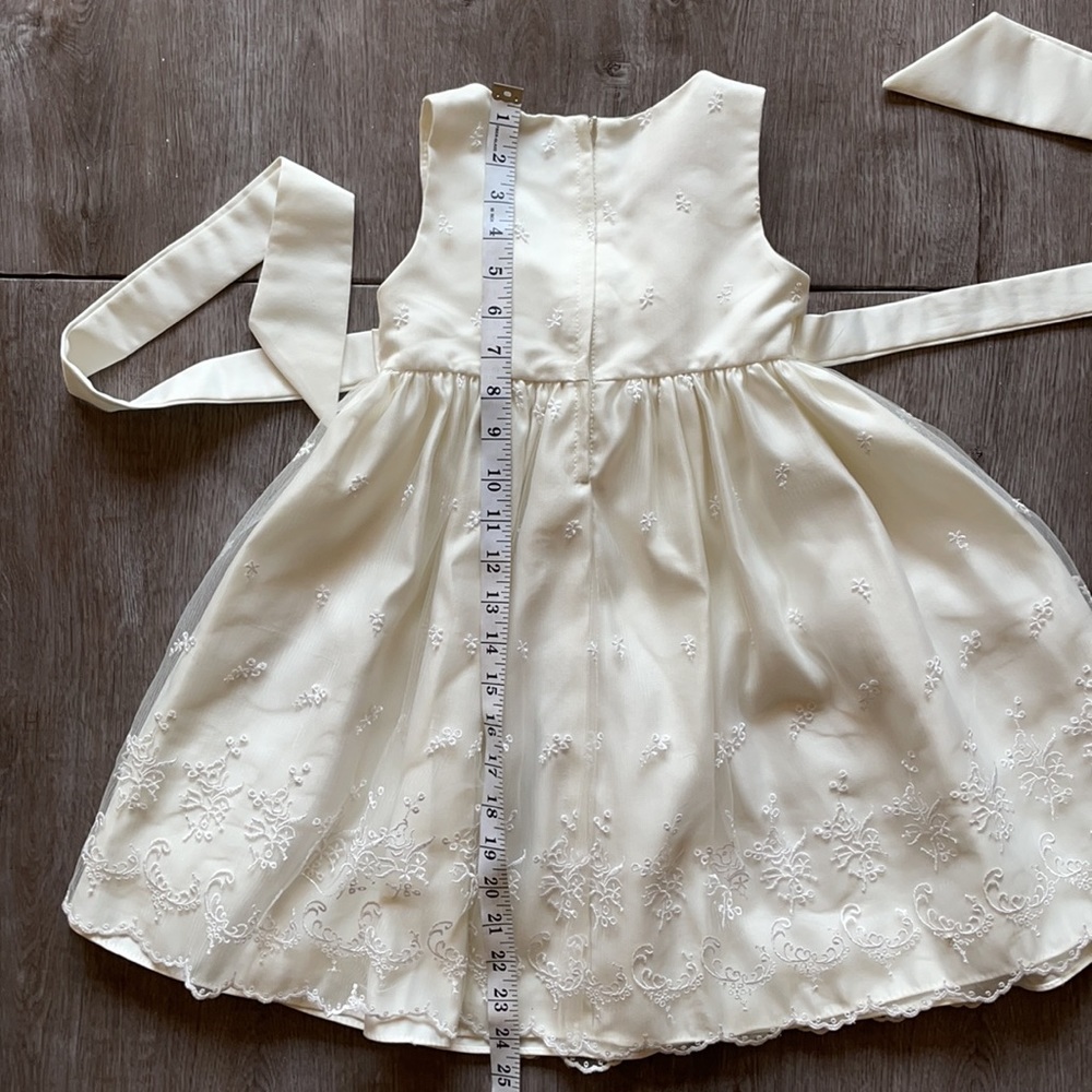 ❌SOLD❌ Princess Faith Girl’s Cream Ivory Front Bow Sleeveless Dress Size 4 - Picture 9 of 14